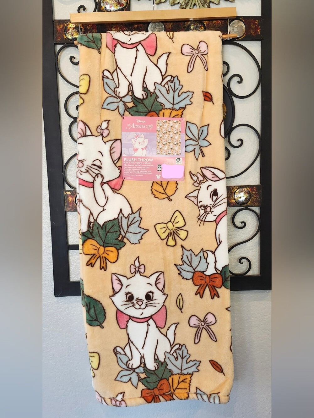 Disney Aristocats Throw Blanket Marie Autumn Fall Theme